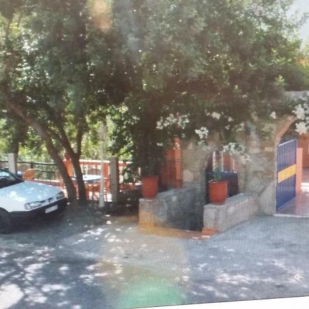 Auberge Bab Imouzer Tagherat Anekrim Luaran gambar
