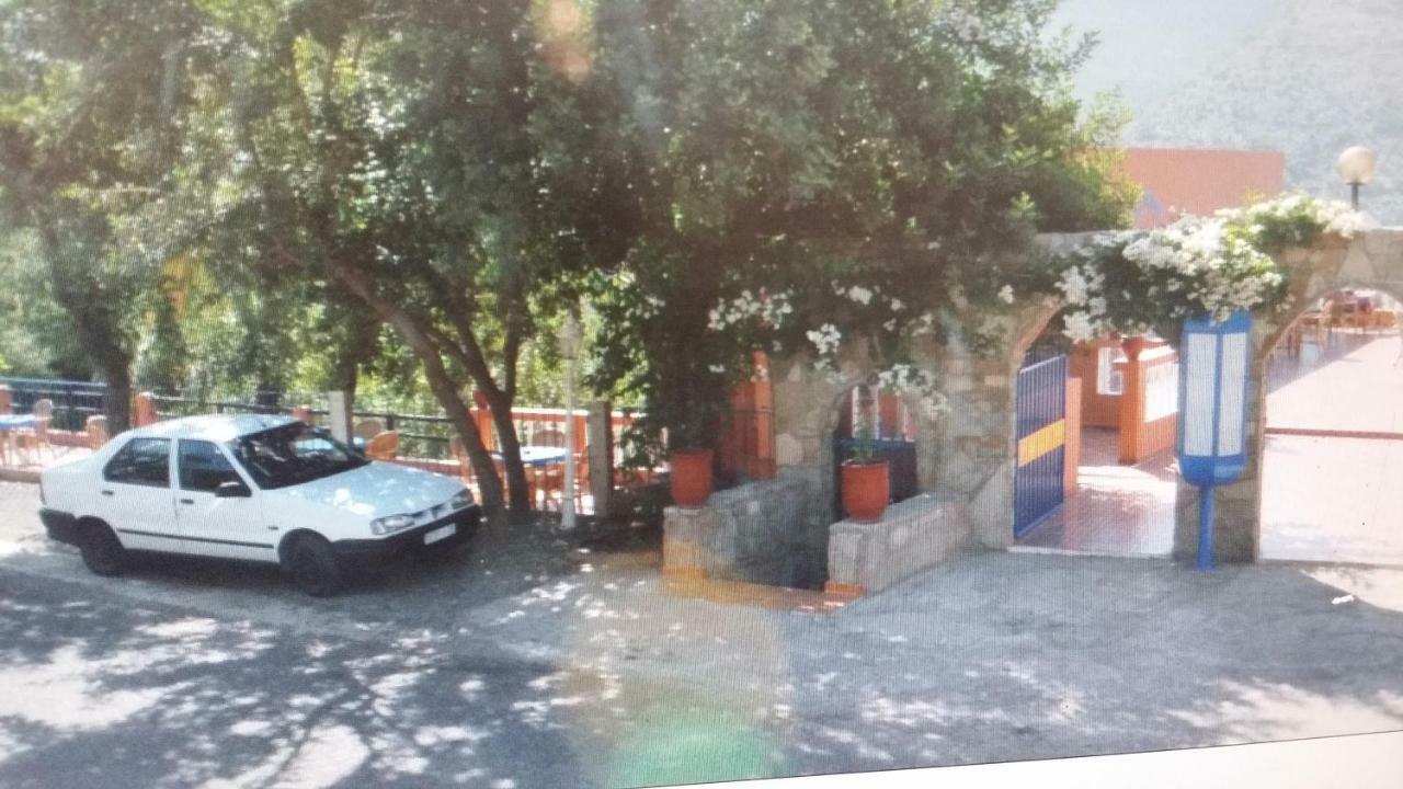Auberge Bab Imouzer Tagherat Anekrim Luaran gambar